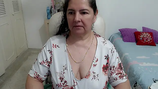 Chat +18 de leonela_69 ao vivo