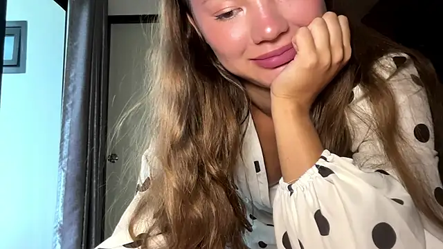 Pokazy przed kamerką – kamila_18_french