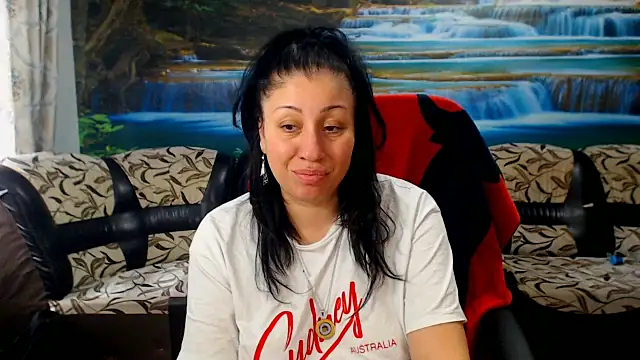 MoistMady Adlı Modelin Canlı XXX Sohbeti