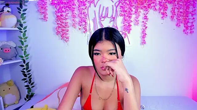 Chat +18 de _hanna_sky ao vivo