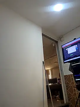 LizzRouse élő XXX-chatje