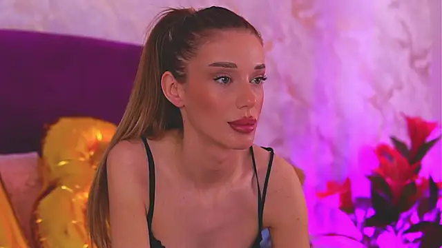 EllinaNuria Live XXX-Chat