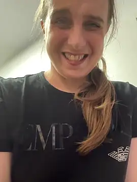 Chatroom XXX en direct de Chantalee