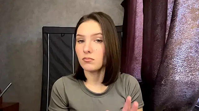 FoxieFlare live XXX chat