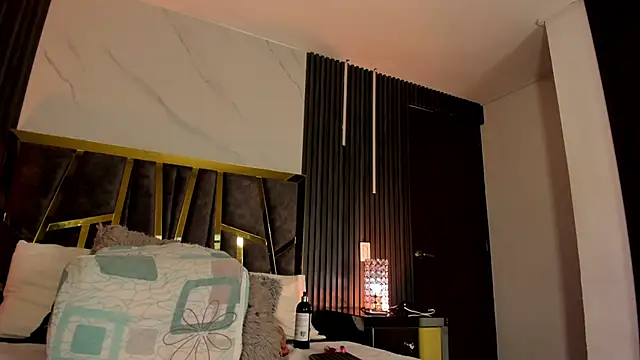 Chloe_Connor Adlı Modelin Canlı XXX Sohbeti