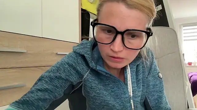 s-te-fan-i's Live XXX Chat