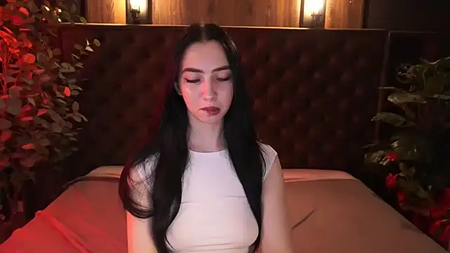 WildKittenX_ Show in webcam