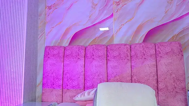 แชท XXX สดของ emmacurvy