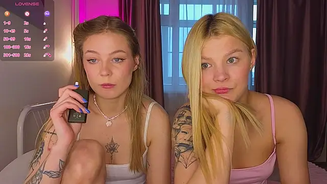 XXX chat uživo modela meowbaaby