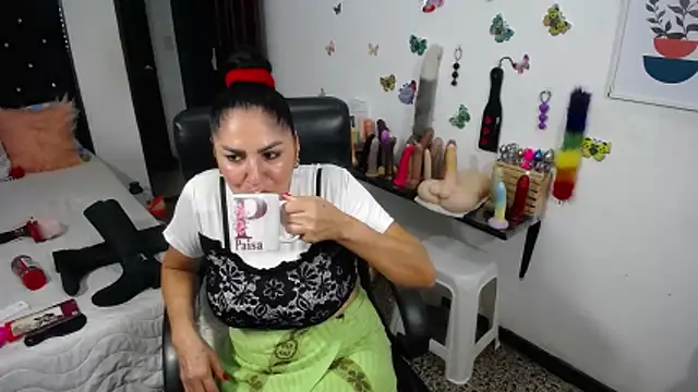 แชท XXX สดของ mature_bigboobs10