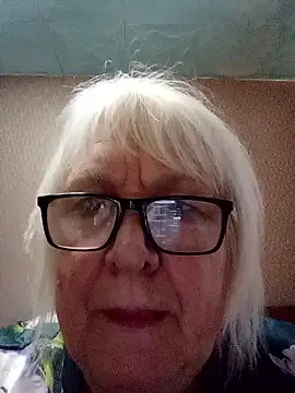 Alexia64231: онлайн-секс-чат