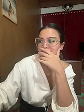 Chat +18 de CamilaSofiia ao vivo