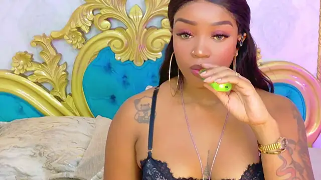 XXX chat uživo modela SalomeRestrepo