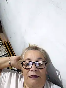 momismilf544's Live XXX Chat