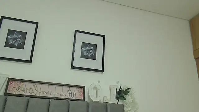 OliviaValentti: απευθείας συνομιλία ΧΧΧ