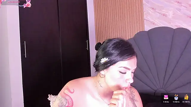 Chat +18 de karol_green_ ao vivo