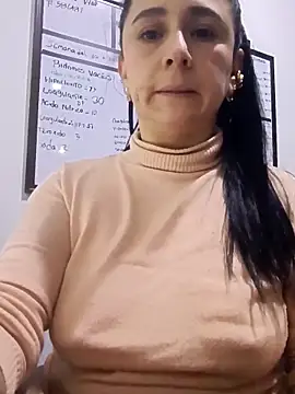 Sex_Annie Adlı Modelin Canlı XXX Sohbeti