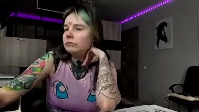 Živý XXX chat HighelikeGirl