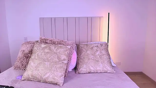 Anna-Lynn Chat XXX live