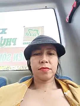 2HotAsain4u Chat XXX in diretta