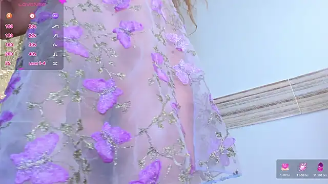 Sophi_Johnson Show in webcam