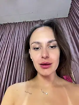 Show modela AllaTousNew na web-kameri