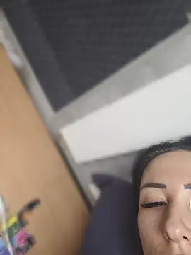 Chat XXX ao vivo de BURNING-BRUNETKA