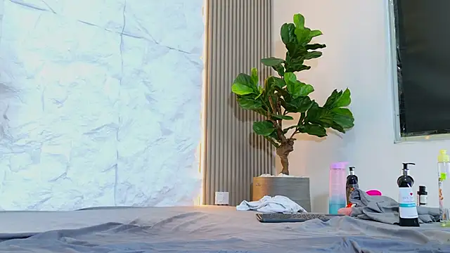 แชท XXX สดของ Brenda-Rosse