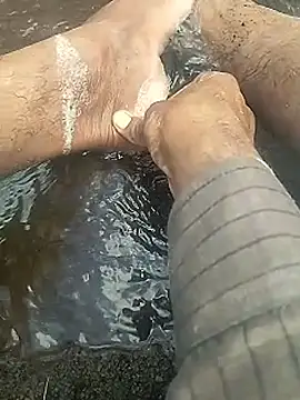 Desi_boy_fuck 网络视讯表演