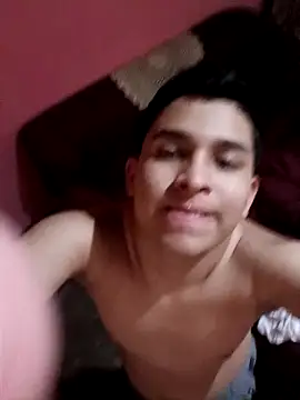 alee28728: διαδικτυακό σόου στην κάμερα