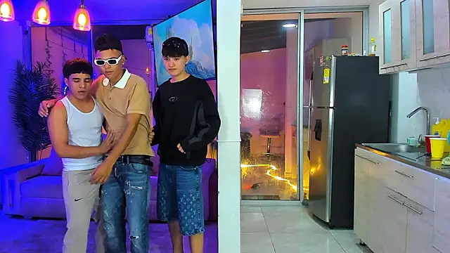 Houseofwarrios Show Webcam