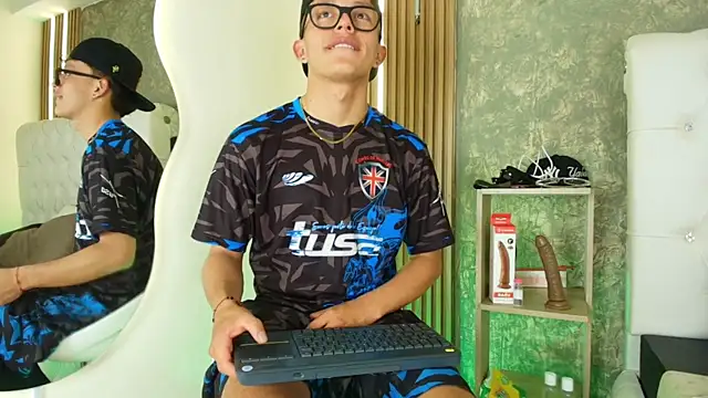 Dark_Nico Adlı Modelin Web Kamerası Şovu