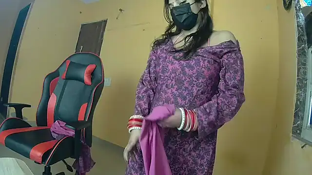 callmeshreya's Webcam Show