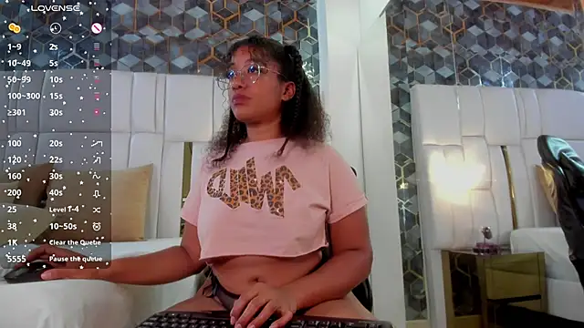 Show de mia_rouxx1 na webcam