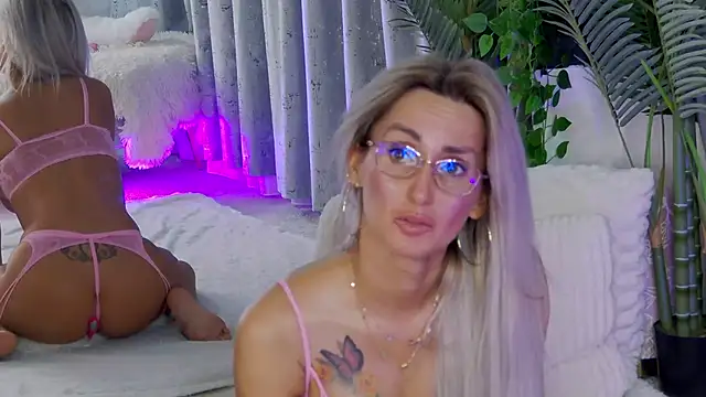 IsabelleEthan's Live XXX Chat