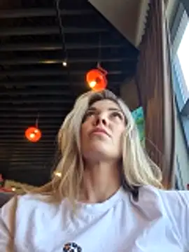 Chat +18 de Anna_Nights ao vivo