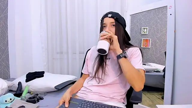 ViictoriiaSaenz's Live XXX Chat