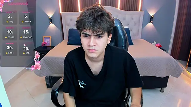 Živý XXX chat Tommy18__