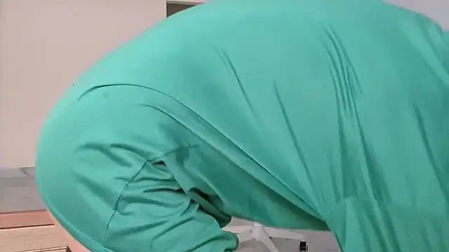 hello_mie's Webcam Show