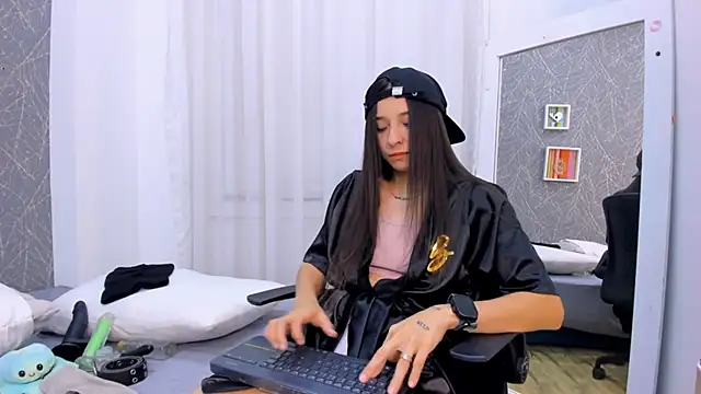 ViictoriiaSaenz: онлайн-секс-чат