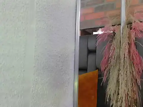 Chatroom XXX en direct de JESSYCORTES