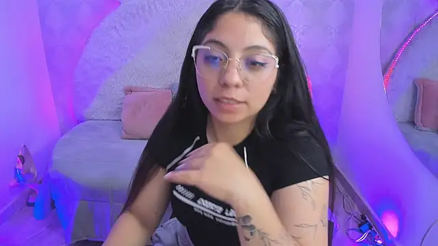 Chatroom XXX en direct de Sarita_jane