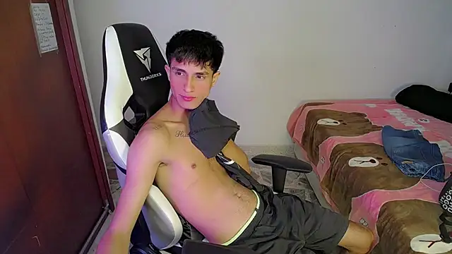 Akyra_latinn Webcamshow