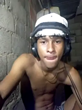 SOYFAKER: διαδικτυακό σόου στην κάμερα