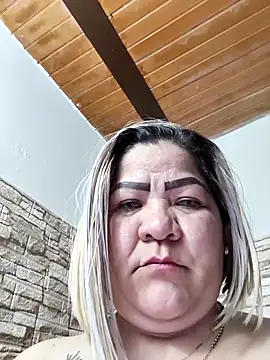 Chatroom XXX en direct de Dalessa_Bigtits