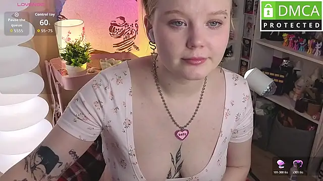 Essie_Fanning 现场XXX聊天