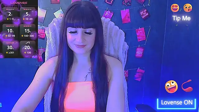 Chatroom XXX en direct de Violla_My