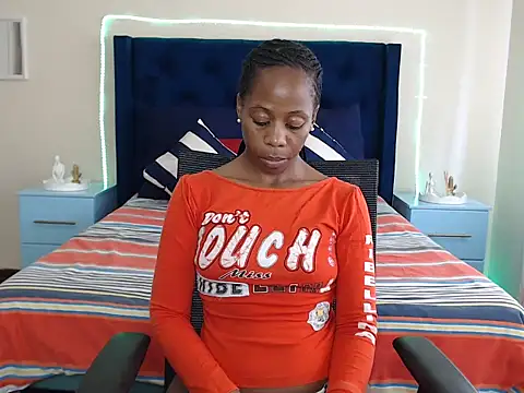 QUEENMANDYY 라이브 XXX 채팅