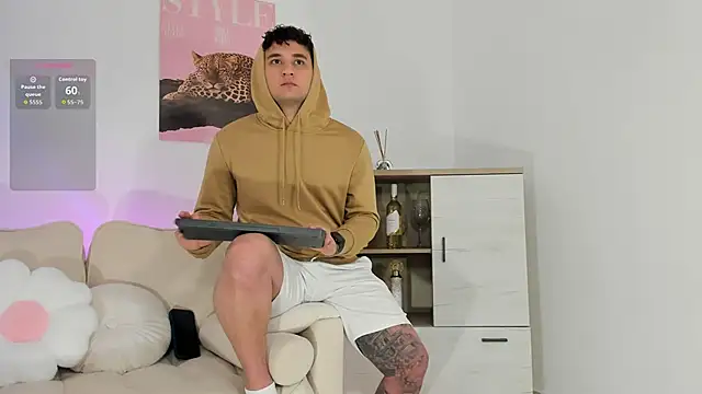 Massimo_Fiore Adlı Modelin Canlı XXX Sohbeti