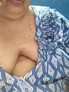 tamilthanushri's Live XXX Chat